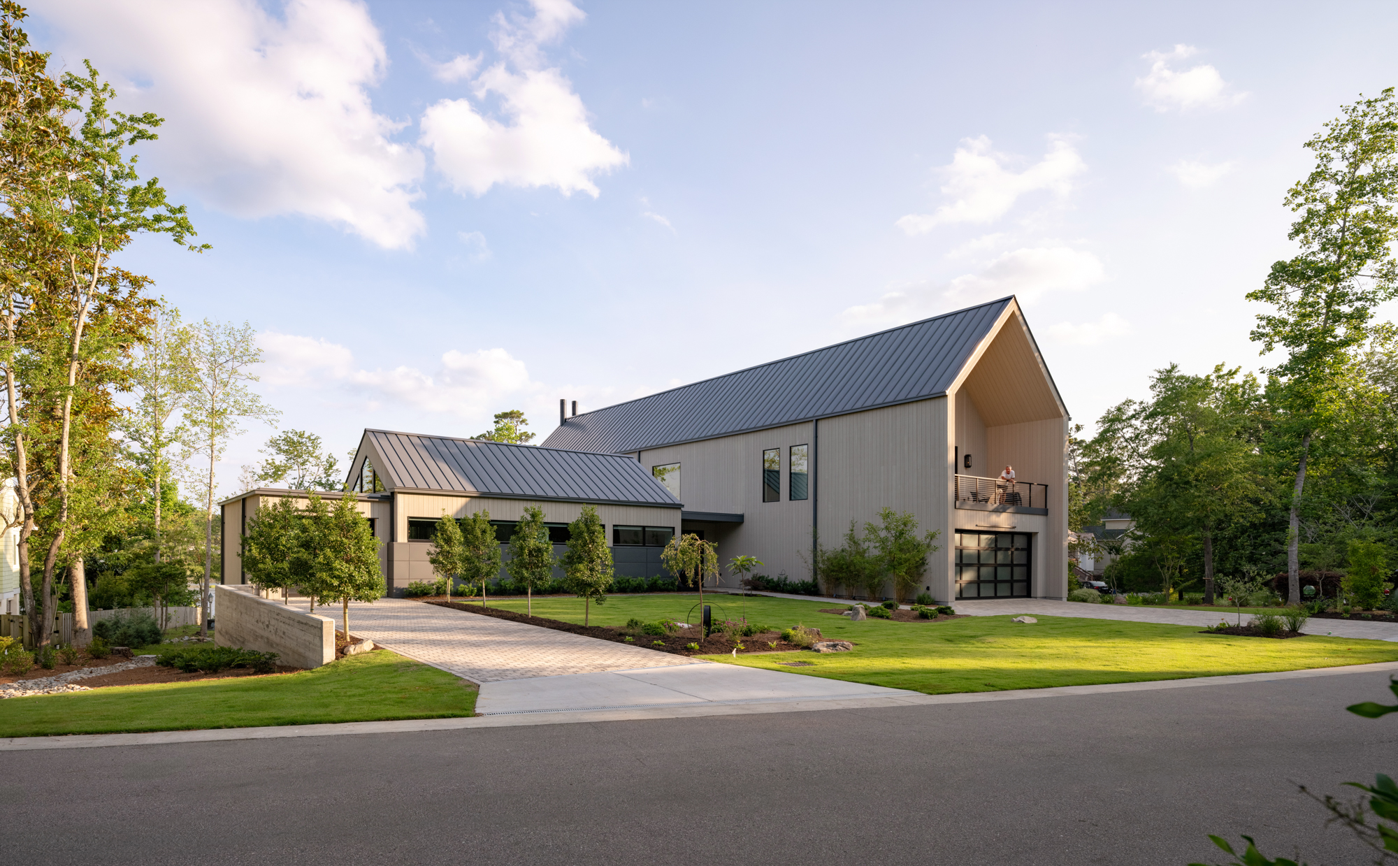 The Modern Barn project sits adjacent to an Intracoastal Inlet in Wilmington, NC.
